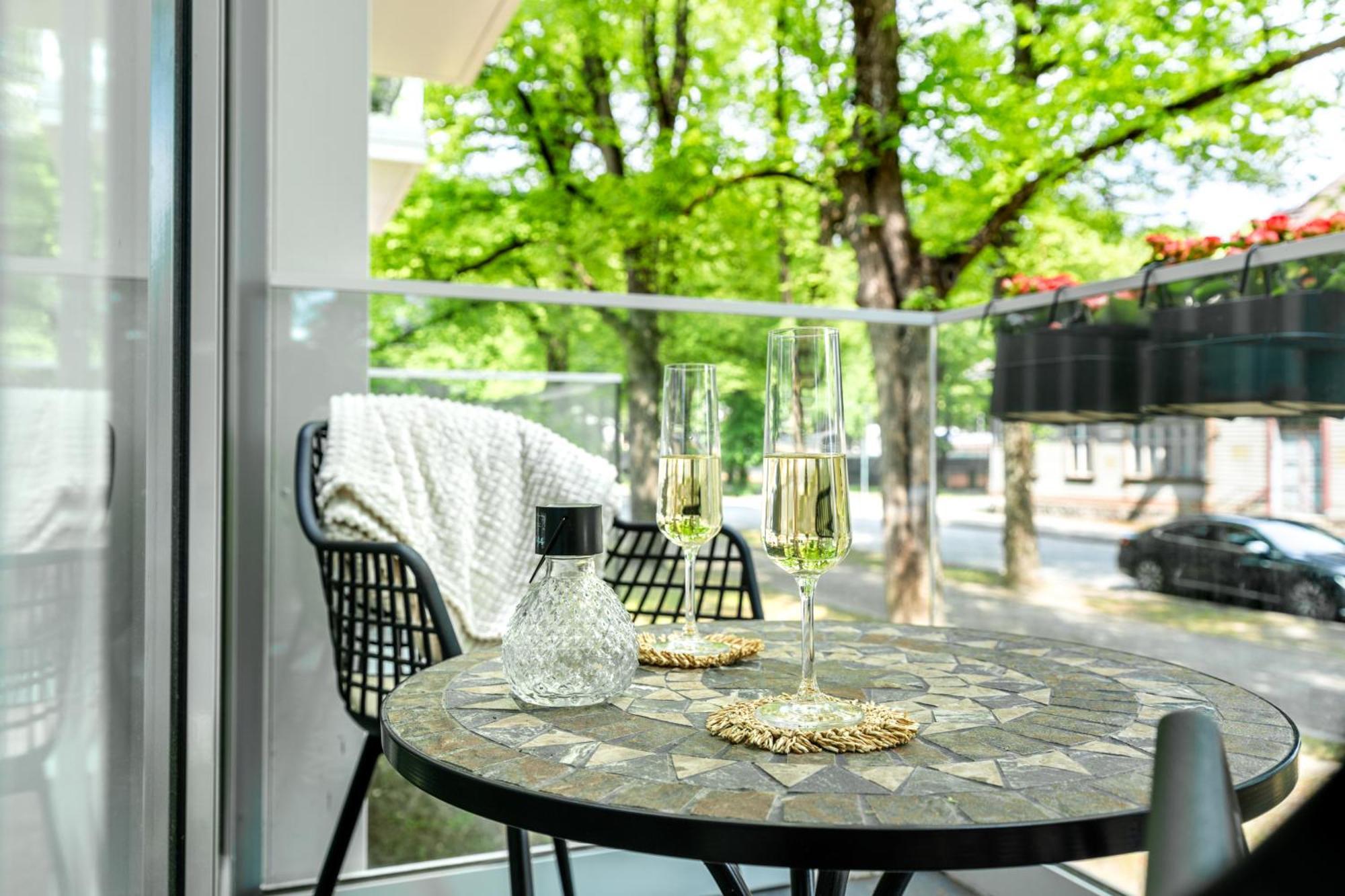 Tempus Te Aparts With Balcony Korter Parnu